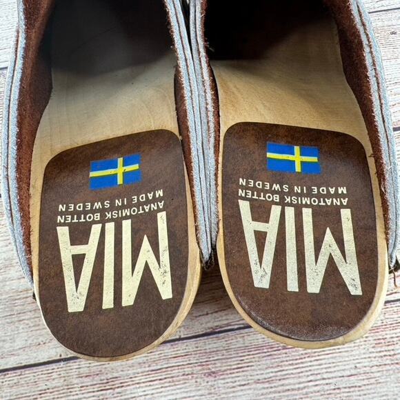 MIA Swedish Clogs Sz 37/7 Brown Gold Chain Slip On Wooden Leather - Picture 7 of 10